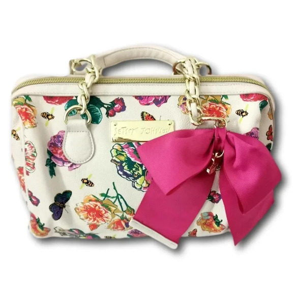 Betseyville Purse Heart Crossbody Black and White Betsey Johnson - Picture 7 of 7